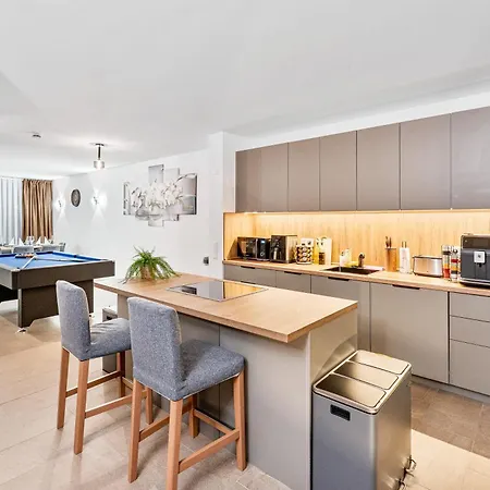 Daire Bodensee Penthouse 21d - Seesicht - Billiard - Massage - Trambolin - Bbq - Tischkicker - Parken - Panorama Exklusive