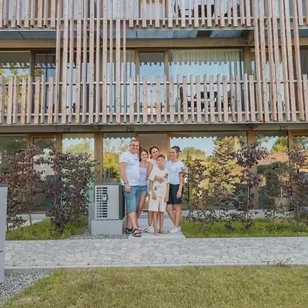 Bodensee Penthouse 21d - Seesicht - Billiard - Massage - Trambolin - Bbq - Tischkicker - Parken - Panorama Exklusive * Ohningen