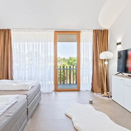 Bodensee Penthouse 21d - Seesicht - Billiard - Massage - Trambolin - Bbq - Tischkicker - Parken - Panorama Exklusive Daire Ohningen