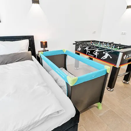 Bodensee Penthouse 21d - Seesicht - Billiard - Massage - Trambolin - Bbq - Tischkicker - Parken - Panorama Exklusive Öhningen