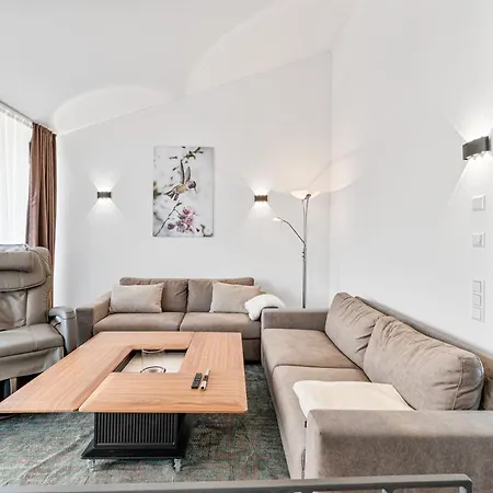 Daire Bodensee Penthouse 21d - Seesicht - Billiard - Massage - Trambolin - Bbq - Tischkicker - Parken - Panorama Exklusive